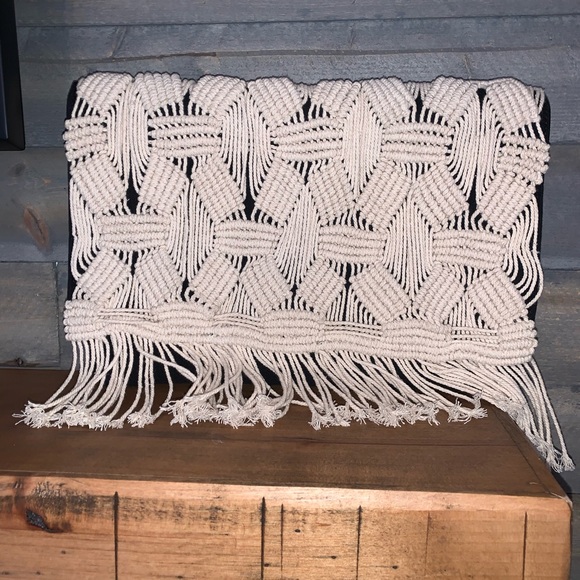 Stella & Dot Handbags - Stella and Dot playa macrame clutch Stella & Dot Handbags - Stella and Dot playa macrame clutch